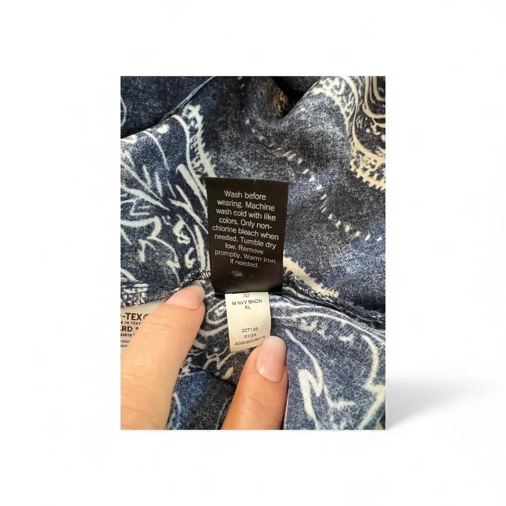 EUC Simply Vera Vera Wang Navy Bandana Roll-Tab Shirt – XL - Picture 11 of 11